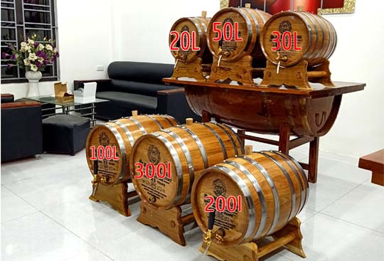 thùng gỗ sồi ngâm rượu